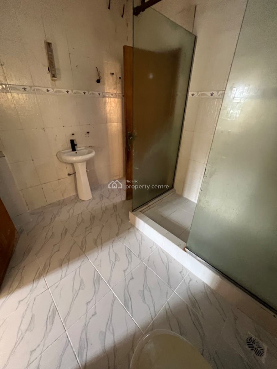 Spacious 5-bedroom Semi-detached Duplex with Bq (residential/commercia, Lekki Phase 1, Lekki, Lagos, Semi-detached Duplex for Rent