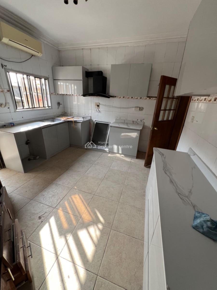 Spacious 5-bedroom Semi-detached Duplex with Bq (residential/commercia, Lekki Phase 1, Lekki, Lagos, Semi-detached Duplex for Rent