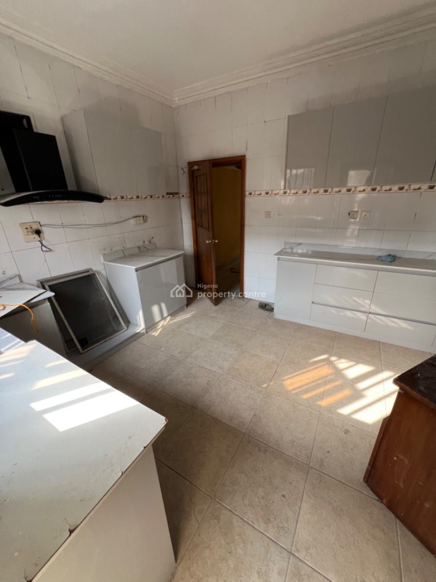 Spacious 5-bedroom Semi-detached Duplex with Bq (residential/commercia, Lekki Phase 1, Lekki, Lagos, Semi-detached Duplex for Rent