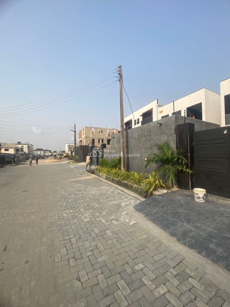 Exquisite 2 Bedroom Apartment, Ologolo, Lekki Phase 1, Lekki, Lagos, Flat / Apartment for Rent