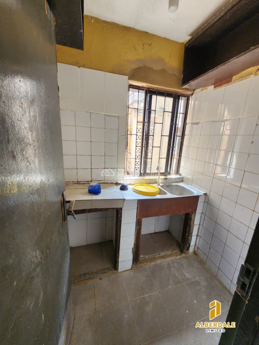 Nice Mini Flat (upstairs), Surulere, Lagos, Mini Flat (room and Parlour) for Rent