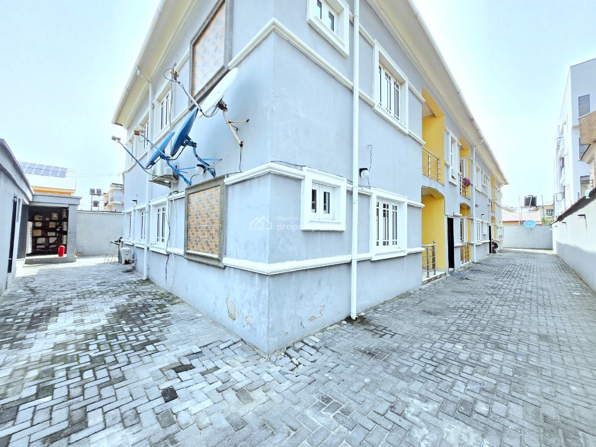 Massive 2 Bedroom Apartment, Lekki Phase 1, Lekki, Lagos, Flat / Apartment for Rent