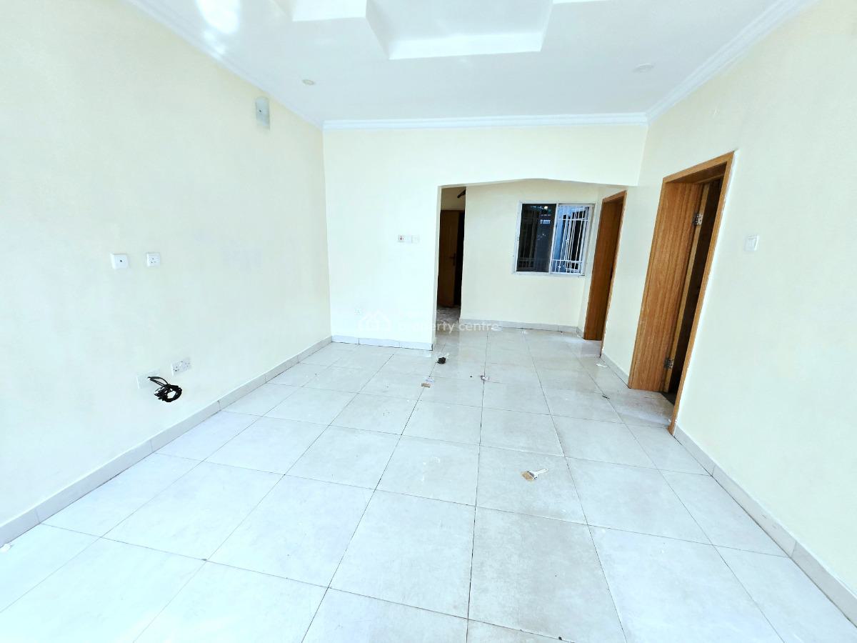 Massive 2 Bedroom Apartment, Lekki Phase 1, Lekki, Lagos, Flat / Apartment for Rent