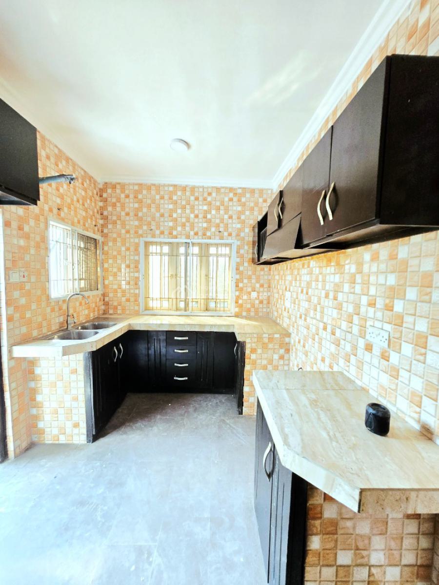 Massive 2 Bedroom Apartment, Lekki Phase 1, Lekki, Lagos, Flat / Apartment for Rent