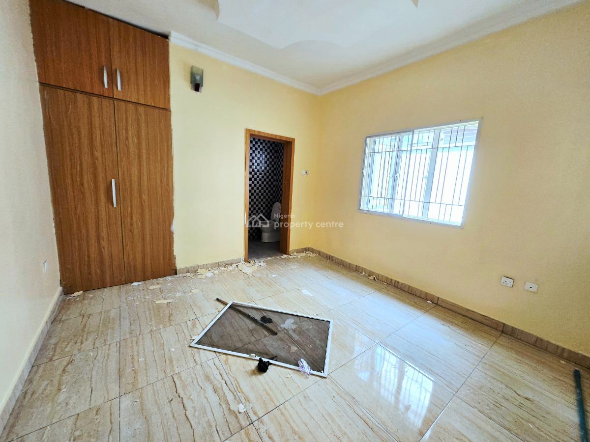 Massive 2 Bedroom Apartment, Lekki Phase 1, Lekki, Lagos, Flat / Apartment for Rent