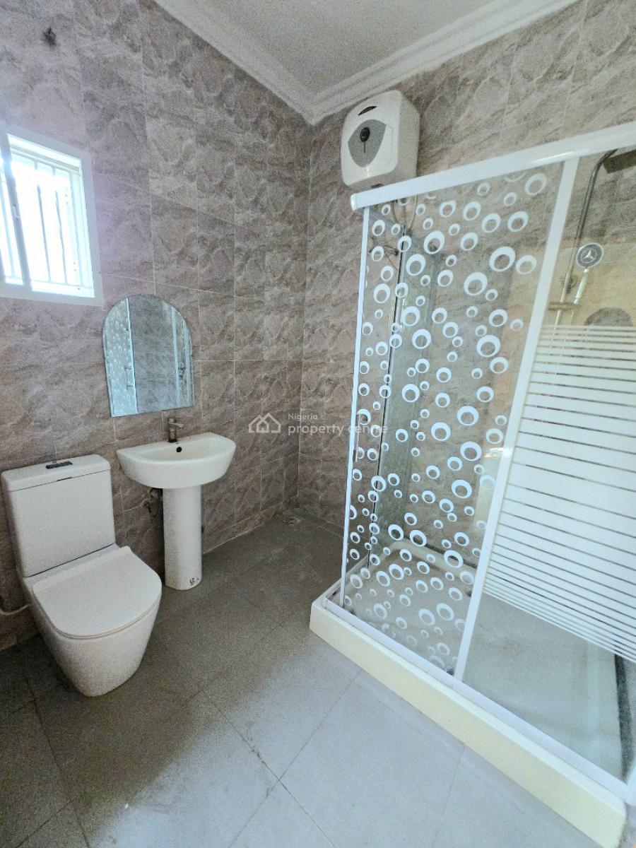 Massive 2 Bedroom Apartment, Lekki Phase 1, Lekki, Lagos, Flat / Apartment for Rent