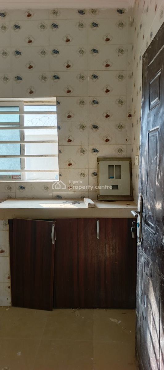 2bedroom Flat, Sunshine Estate, Magboro, Ogun, Flat / Apartment for Rent