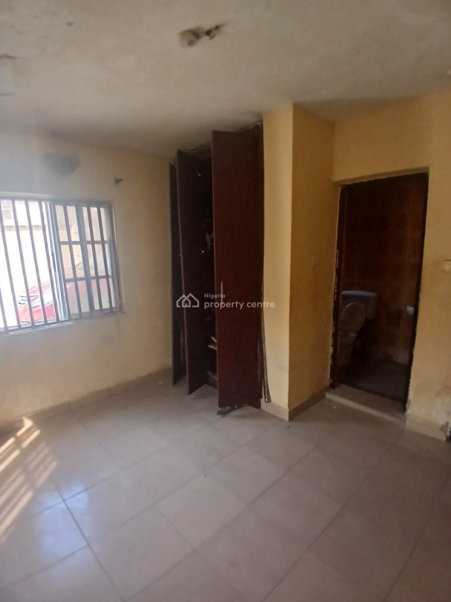 2 Bedroom Flat on Ground Floor with 3 Toilets, Gwarinpa, Abuja, Flat / Apartment for Rent