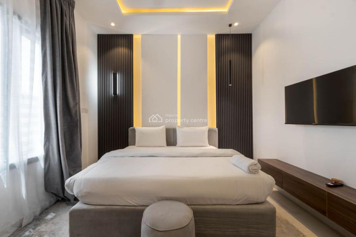 Luxurious 2 Bedroom Apartment with Parking Space and Housekeeping, Off Admiralty Way, Lekki Phase 1, Lekki, Lagos, Flat / Apartment Short Let