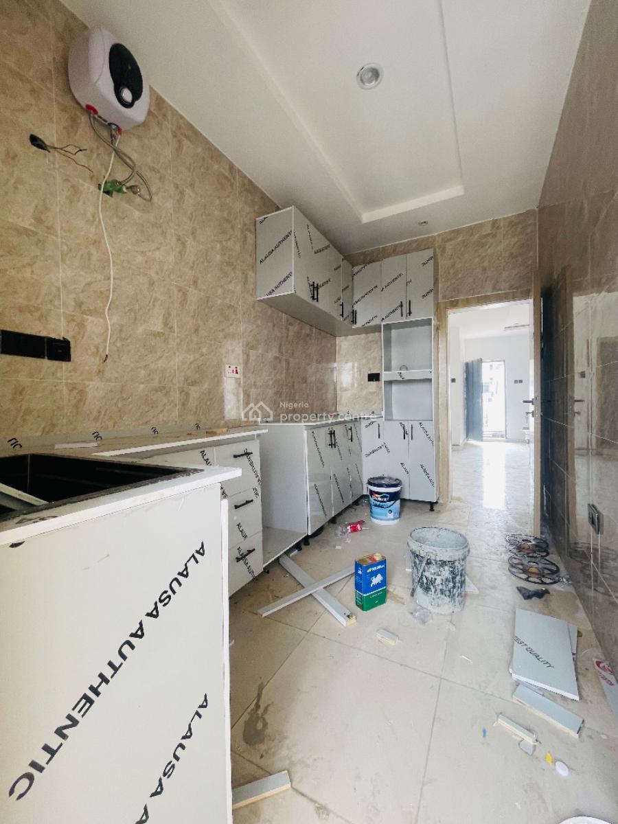 Luxury 3 Bedroom Apartment with Elevator, Ologolo, Lekki, Lagos, Flat / Apartment for Rent