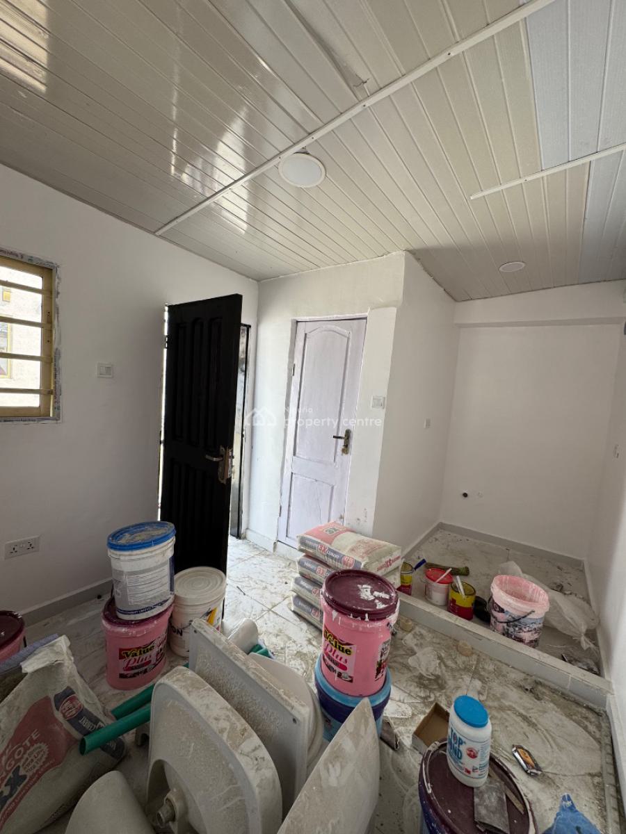 Self Contain, Off Admiralty Way, Lekki Phase 1, Lekki, Lagos, Self Contain (single Rooms) for Rent