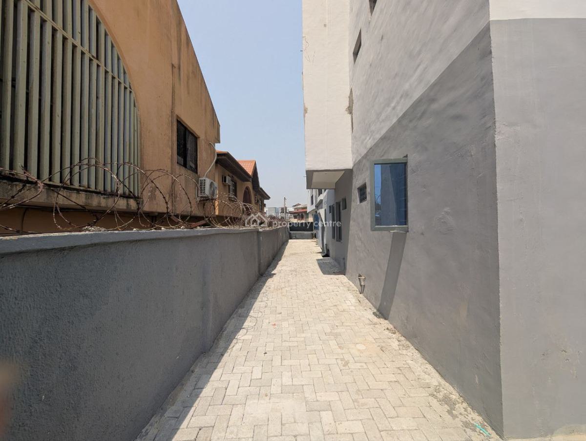 Brand New 1 Bedroom Apartment with Governors Consent, Off Spg Road, Ologolo, Lekki, Lagos, Flat / Apartment for Sale