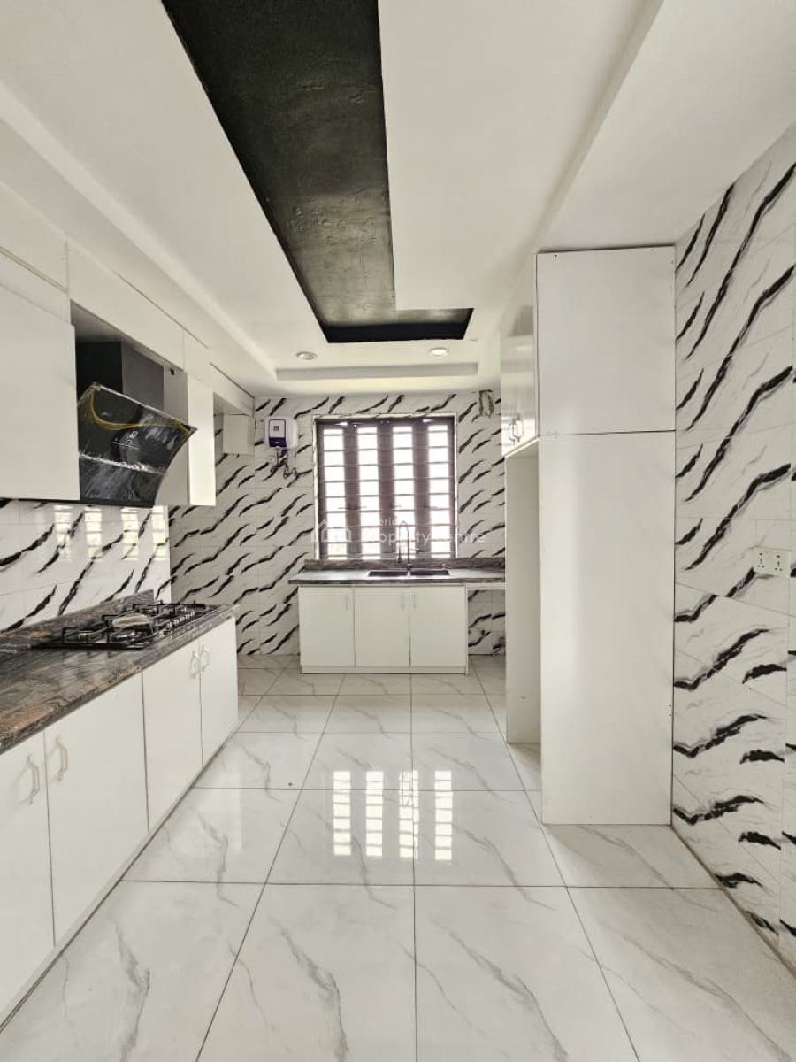 Lovely  2 Bedroom Apartment with Elevator, Ikate, Lekki, Lagos, Block of Flats for Sale