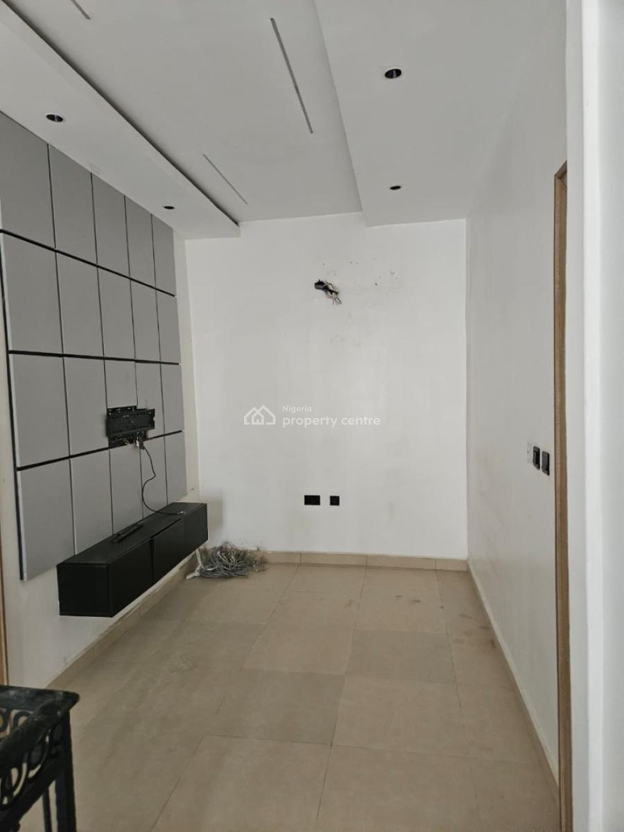 Luxuriously Finished 4-bedroom Terrace Duplex with 1-room Bq, Crown Vista Estate, Lugbe District, Abuja, Terraced Duplex for Sale