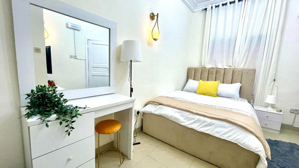 Cozy 2 Bedroom with Bq, Rock Drive, Lekki Phase 1, Lekki, Lagos, Flat / Apartment for Rent