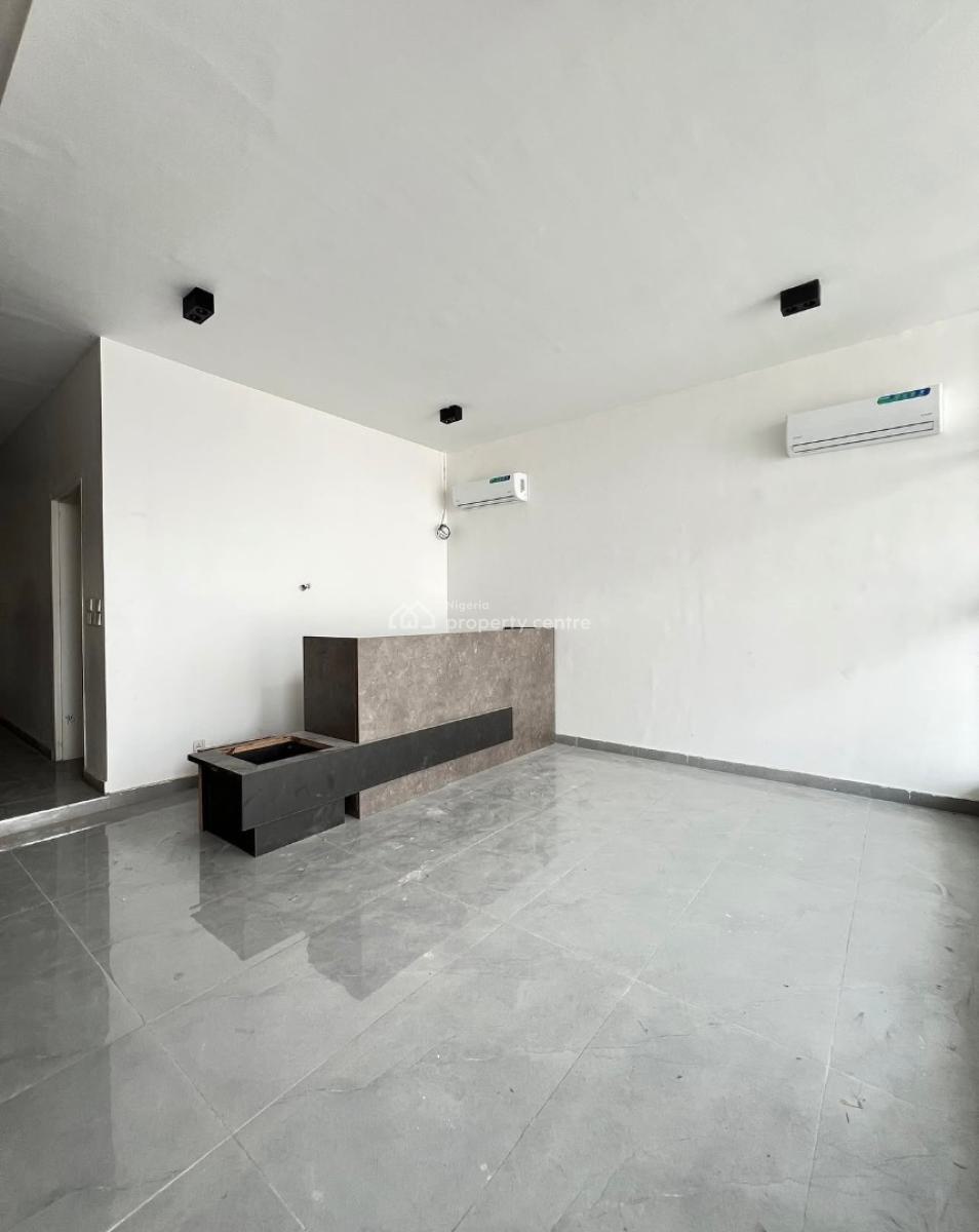 Spacious 2bed Flat, Lekki, Lagos, Flat / Apartment for Sale