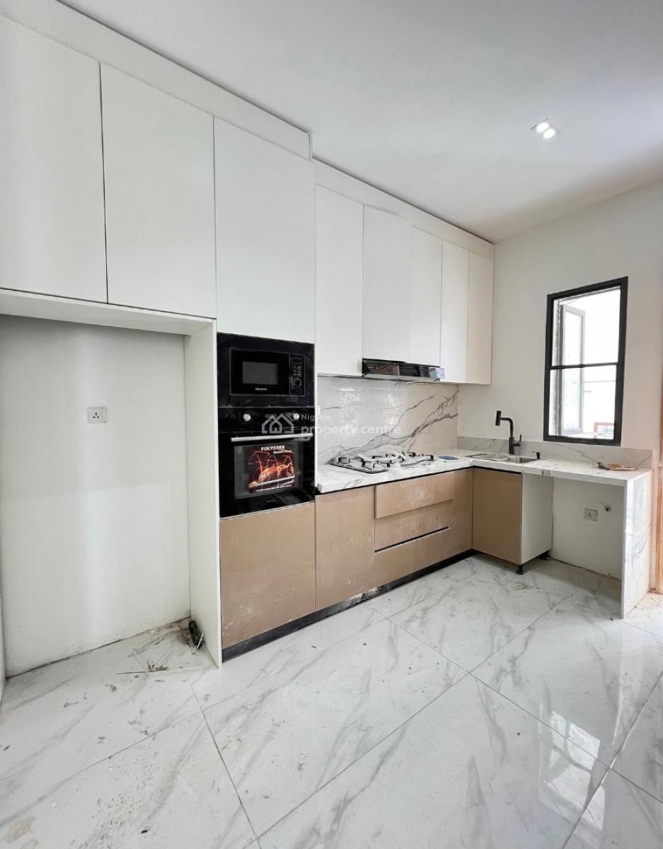 Spacious 2bed Flat, Lekki, Lagos, Flat / Apartment for Sale