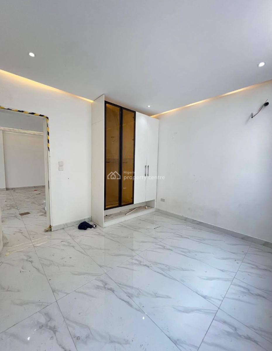 Spacious 2bed Flat, Lekki, Lagos, Flat / Apartment for Sale