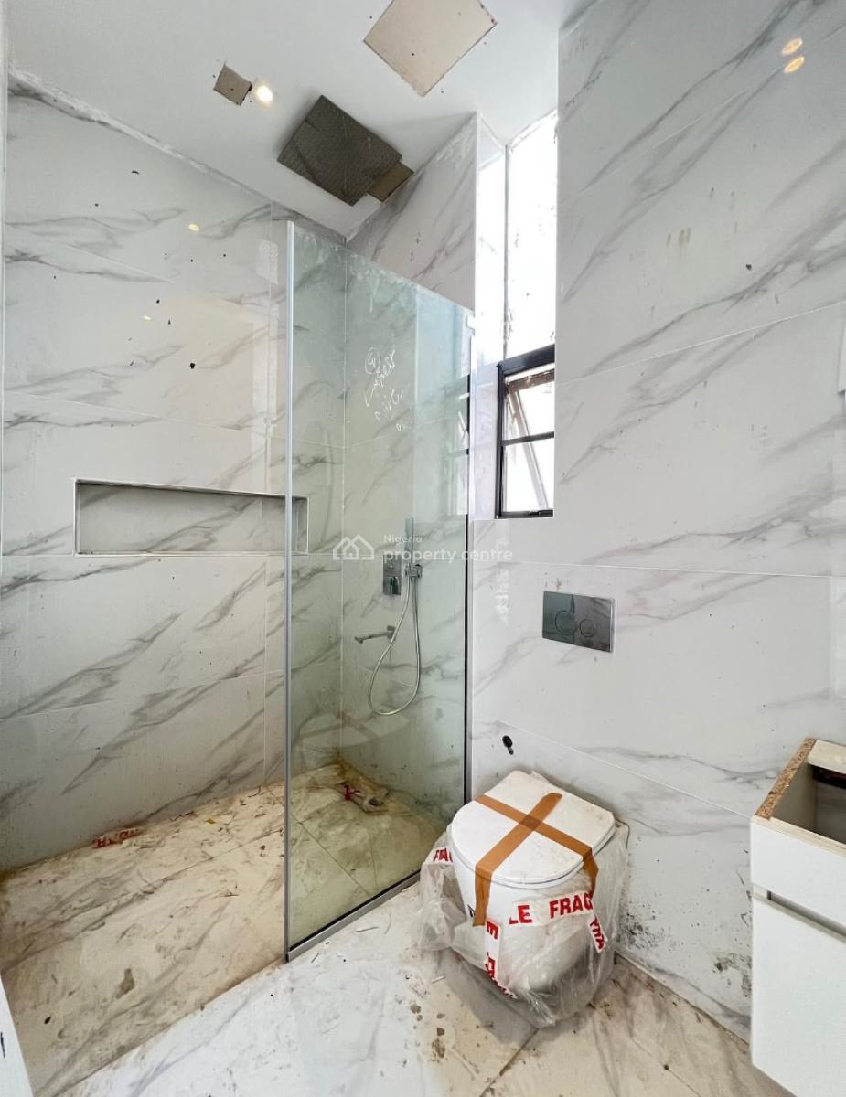 Spacious 2bed Flat, Lekki, Lagos, Flat / Apartment for Sale