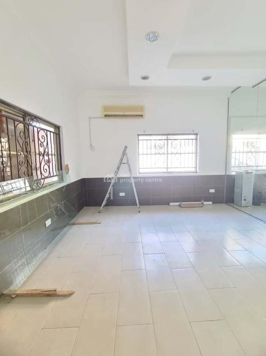 Shop Available Upstairs in a Busy Area, Lekki Phase 1, Lekki, Lagos, Lekki Phase 1, Lekki, Lagos, Shop for Rent