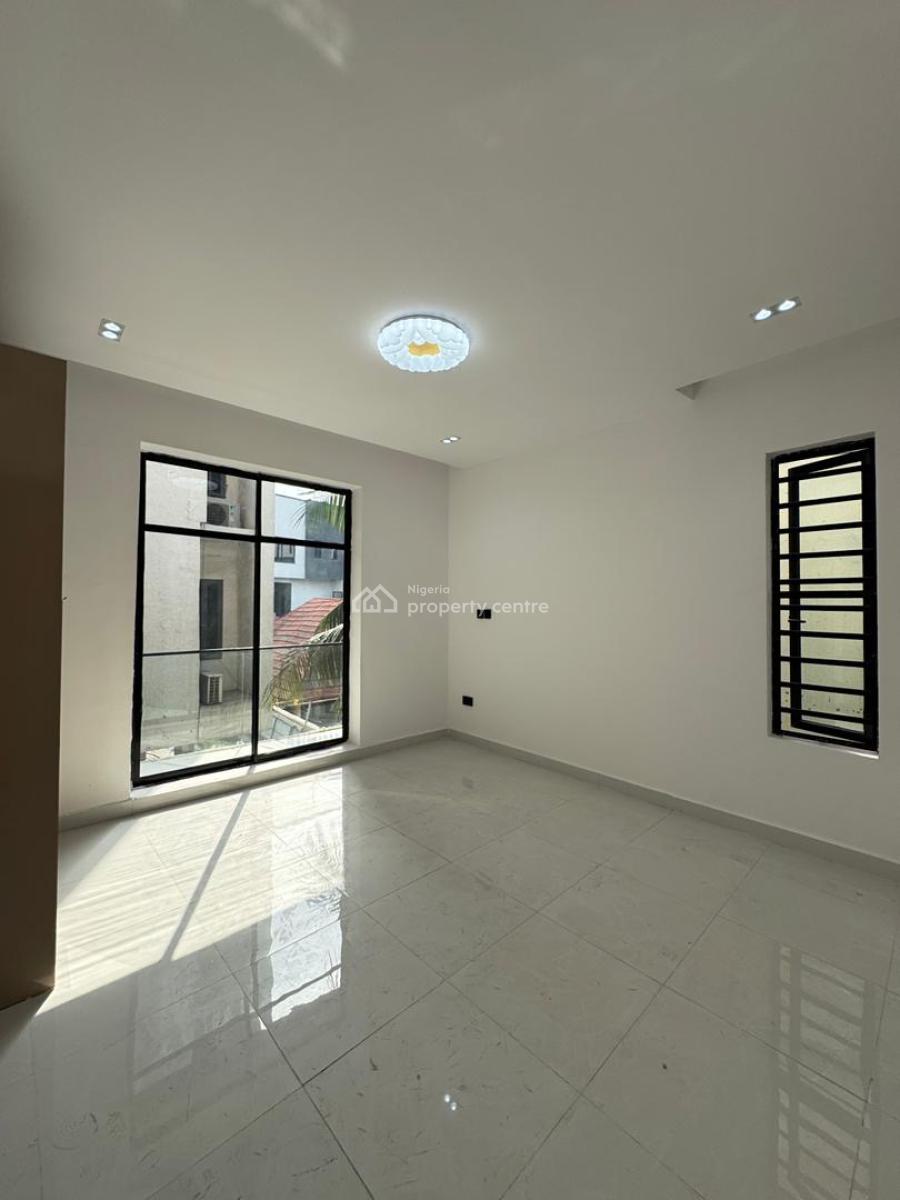 Spacious 2 Bedroom Apartment, Lekki, Ologolo, Lekki, Lagos, Block of Flats for Sale