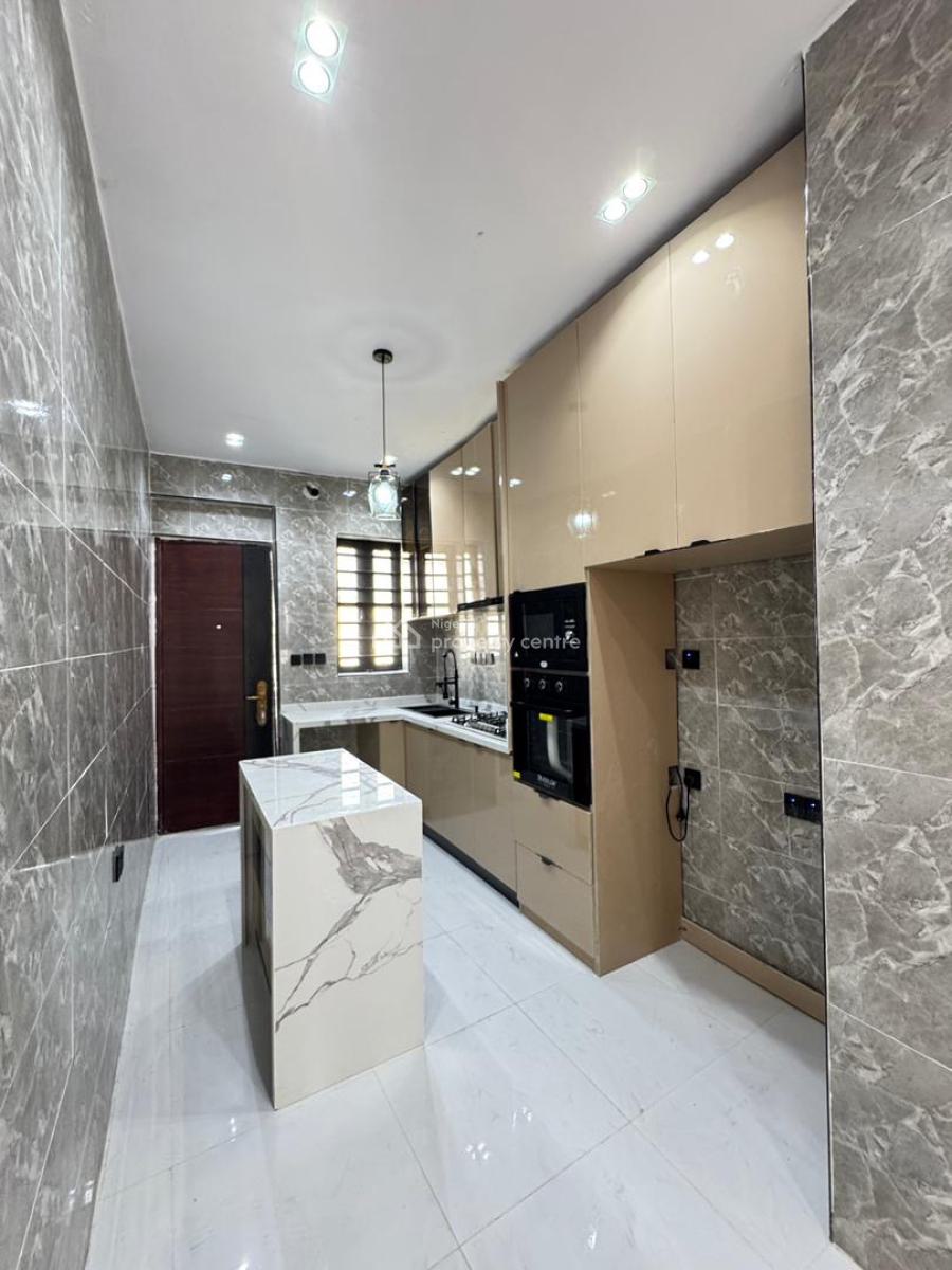 Spacious 2 Bedroom Apartment, Lekki, Ologolo, Lekki, Lagos, Block of Flats for Sale