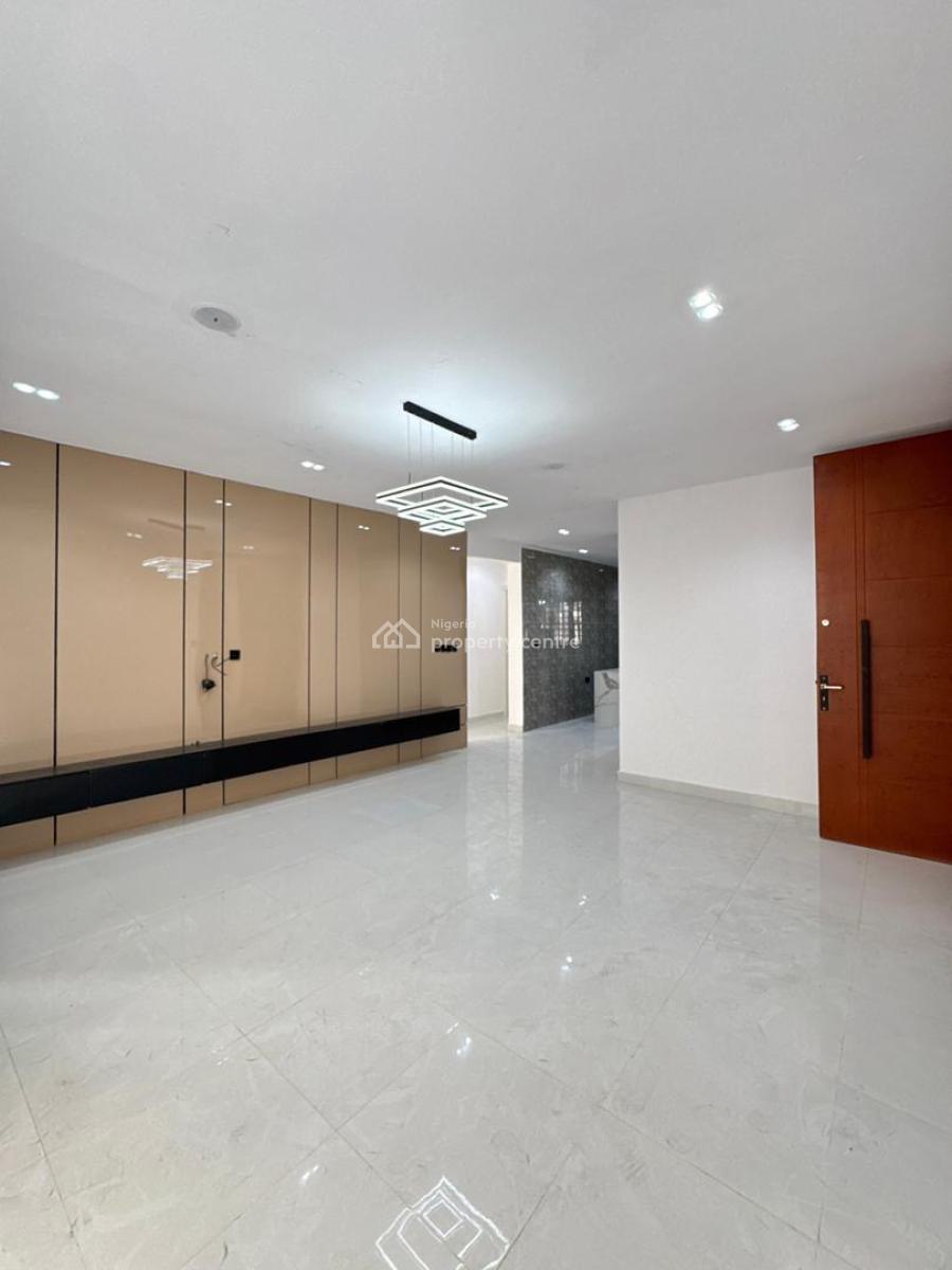 Spacious 2 Bedroom Apartment, Lekki, Ologolo, Lekki, Lagos, Block of Flats for Sale