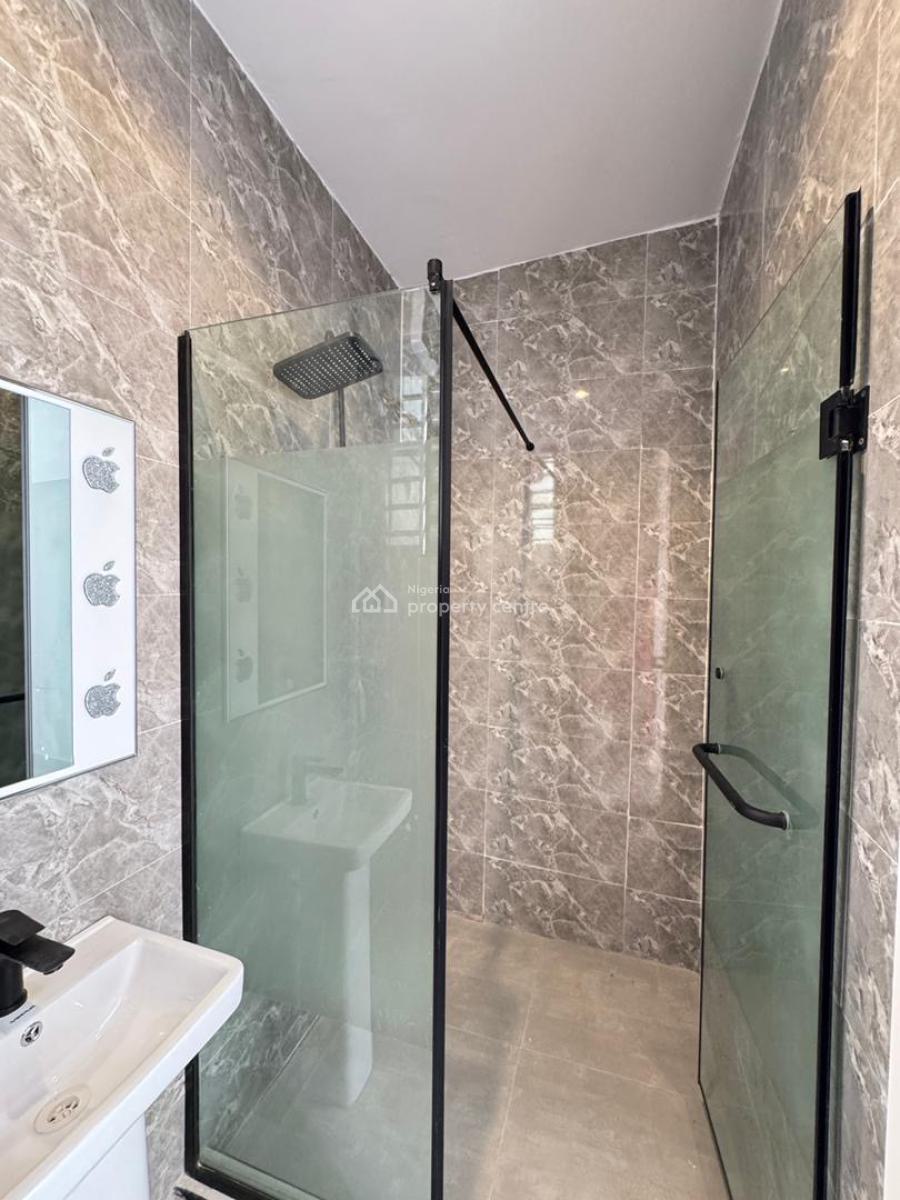 Spacious 2 Bedroom Apartment, Lekki, Ologolo, Lekki, Lagos, Block of Flats for Sale