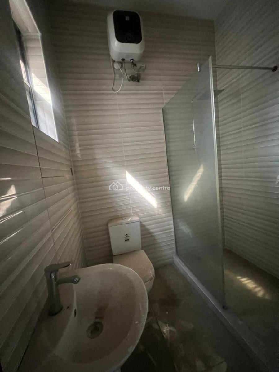 Semi Master Bedroom with Shared Kitchen, Orchid Road Eleganza Bustop Lekki Lagos, Lekki, Lagos, Flat / Apartment for Rent