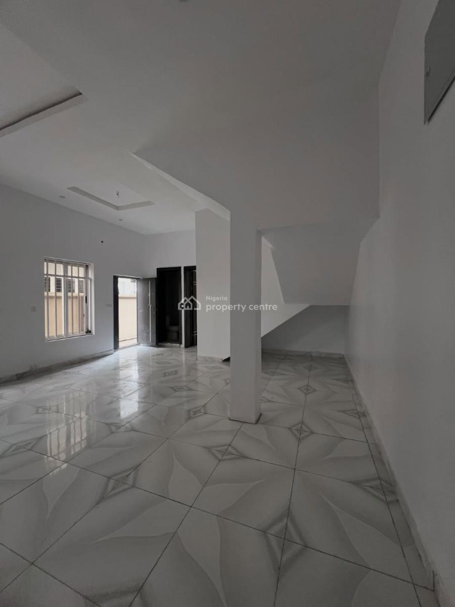 Very Spacious 2 Bedroom Apartment, New Road, Lekki, Lagos, House for Rent
