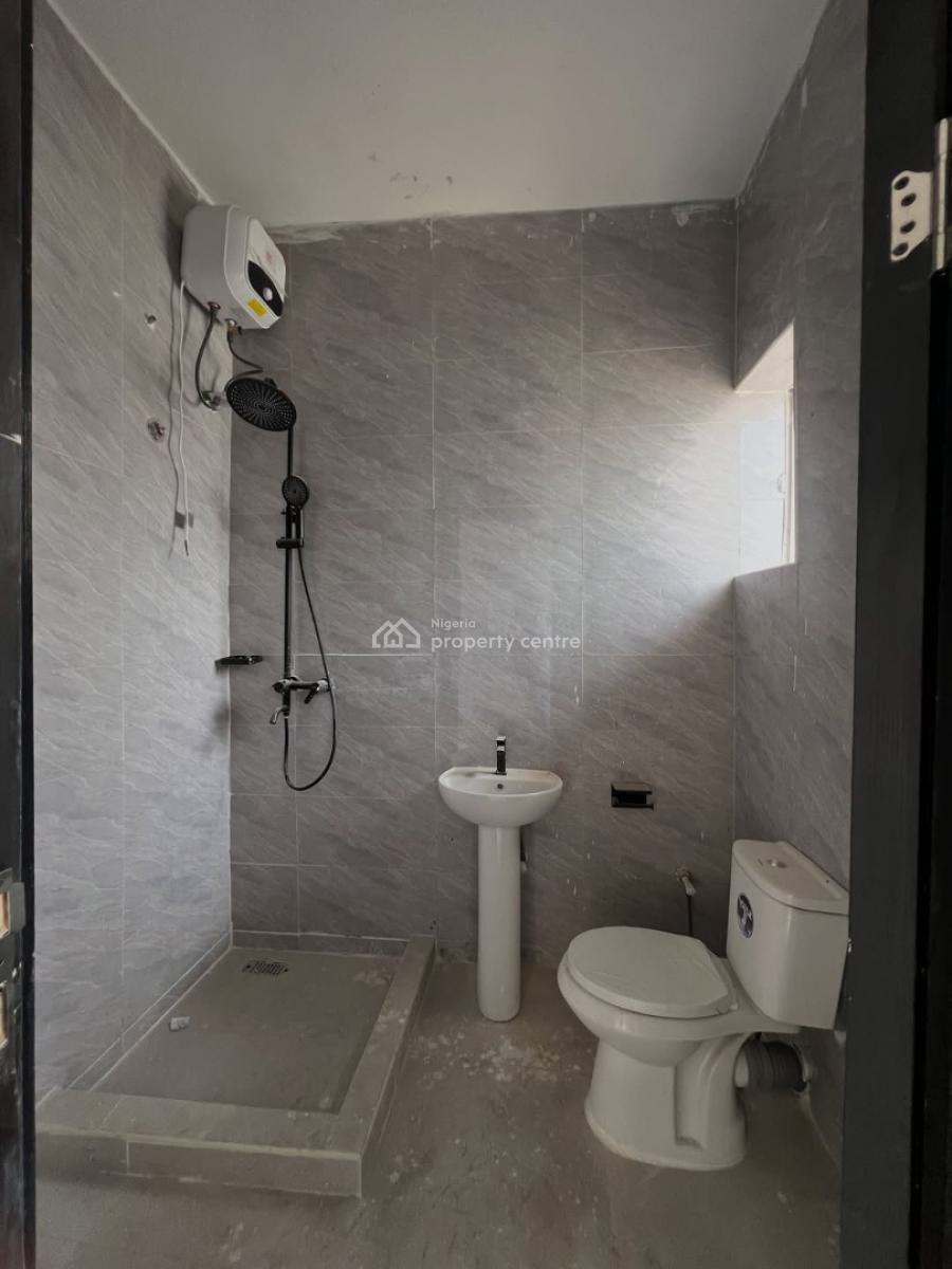 Very Spacious 2 Bedroom Apartment, New Road, Lekki, Lagos, House for Rent