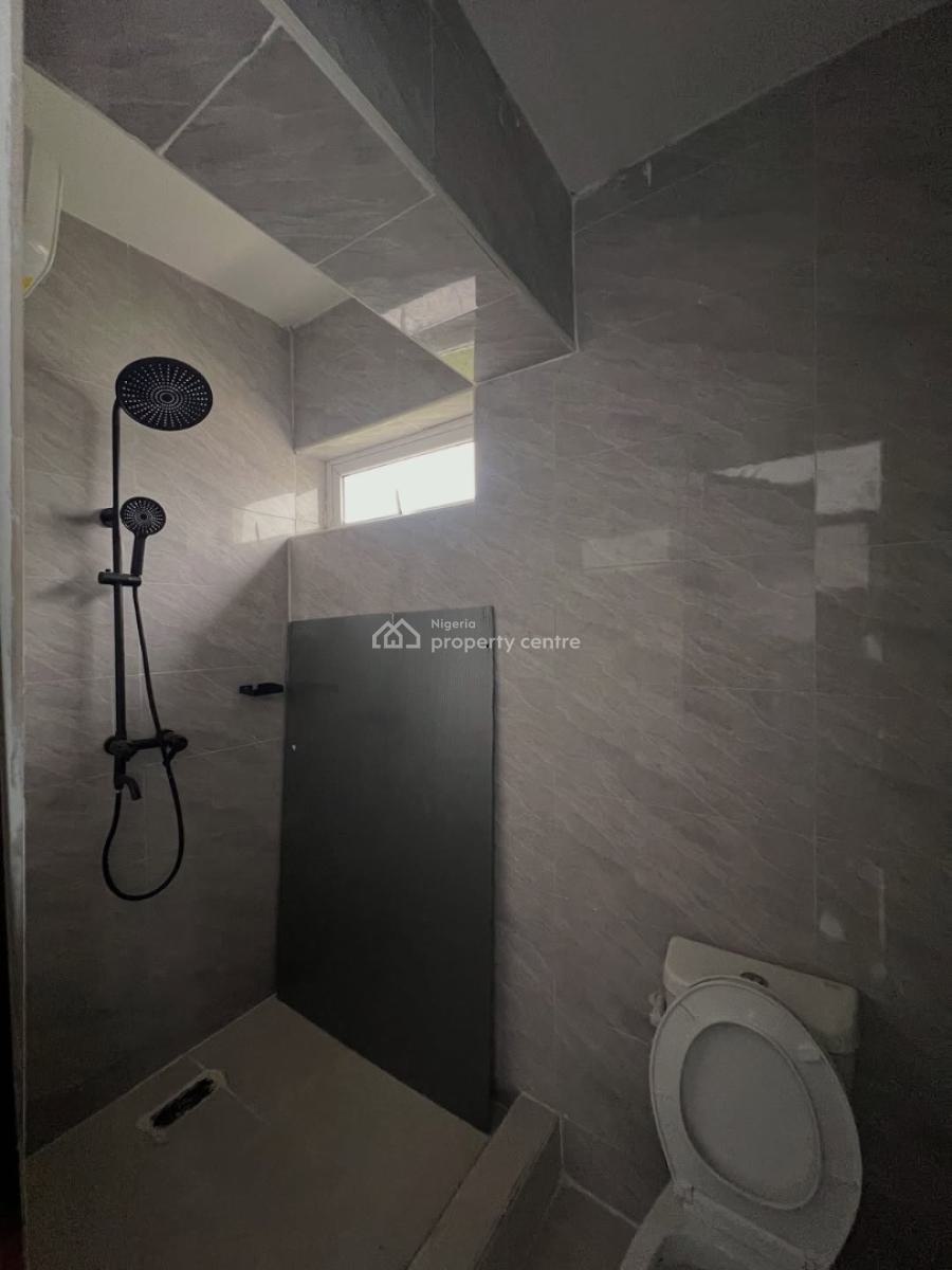 Very Spacious 2 Bedroom Apartment, New Road, Lekki, Lagos, House for Rent