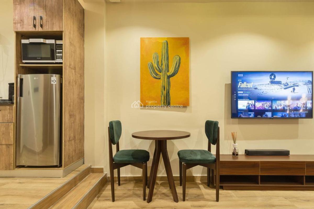 Cozy 1 Bedroom Apartment with Ps5 Game, Off Chief Collins, Lekki Phase 1, Lekki, Lagos, Flat / Apartment Short Let