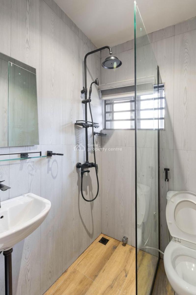 Cozy 1 Bedroom Apartment with Ps5 Game, Off Chief Collins, Lekki Phase 1, Lekki, Lagos, Flat / Apartment Short Let