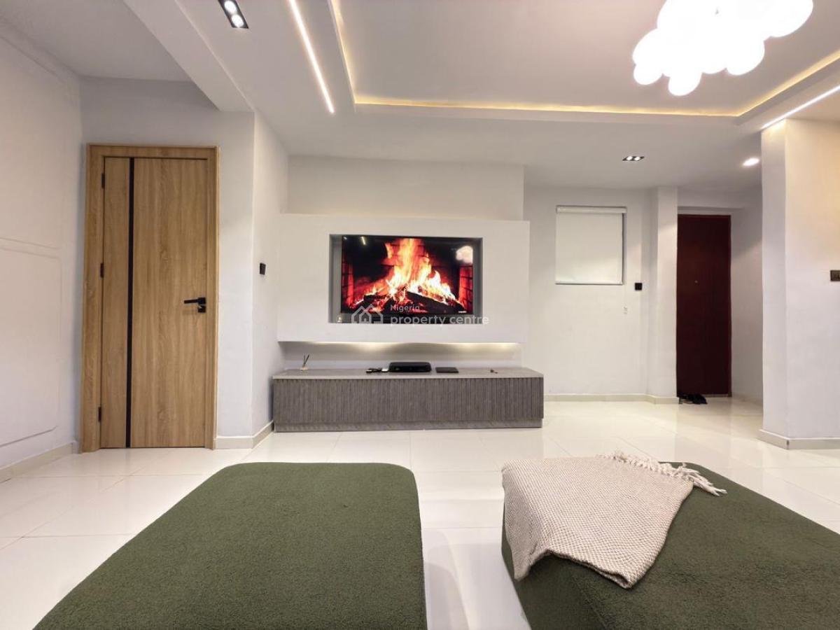Beautiful 1 Bedroom Apartment with Pool and Games, Ikoyi, Lagos, Flat / Apartment Short Let