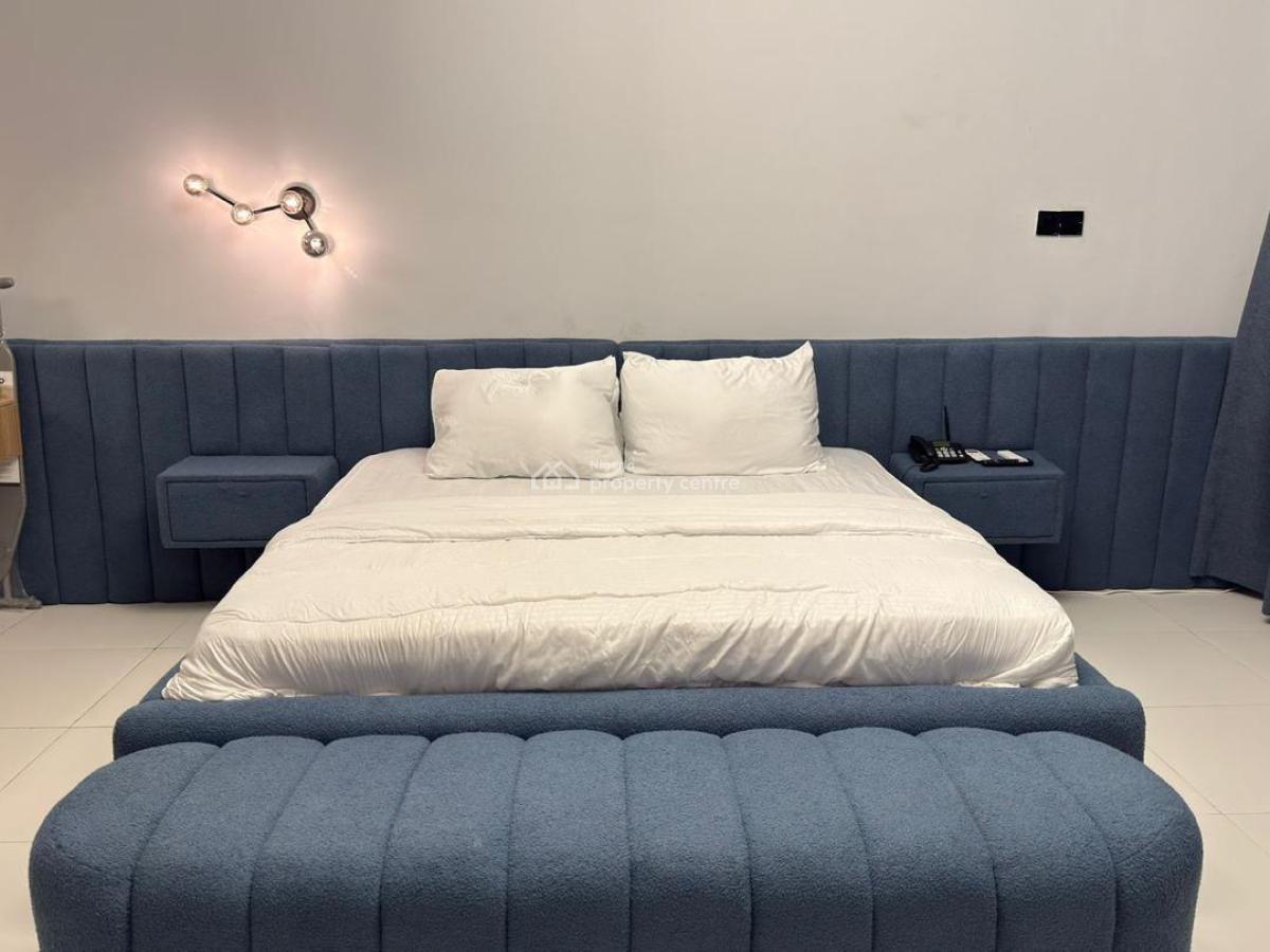 Beautiful 1 Bedroom Apartment with Pool and Games, Ikoyi, Lagos, Flat / Apartment Short Let