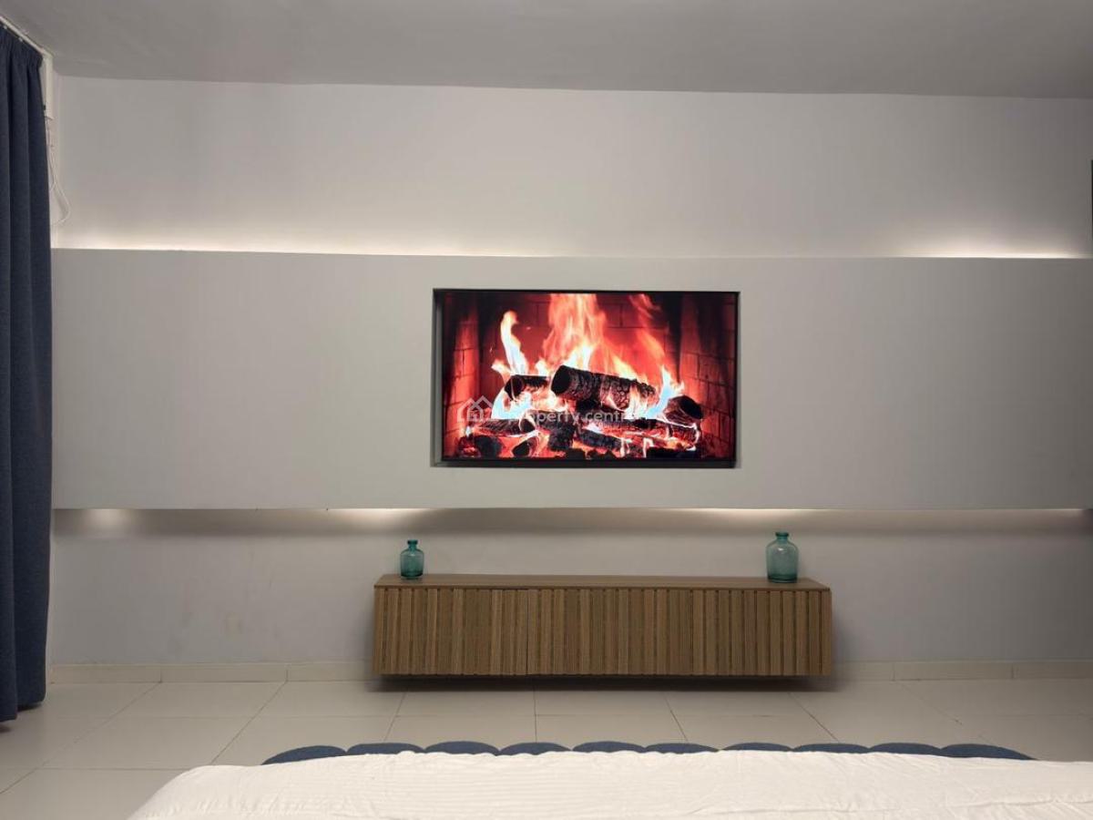 Beautiful 1 Bedroom Apartment with Pool and Games, Ikoyi, Lagos, Flat / Apartment Short Let