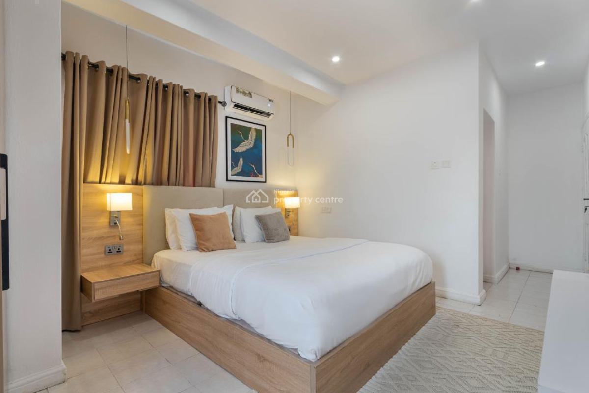 Waterfront 4 Bedrooms with Pool, Gym and Snooker Board, Lekki Phase 1, Lekki, Lagos, Flat / Apartment Short Let