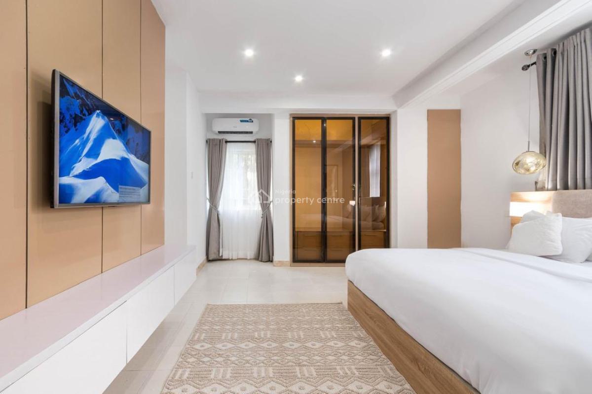 Luxury Waterfront 4 Bedroom with Pool, Gym and Games, Lekki Phase 1, Lekki, Lagos, Flat / Apartment Short Let