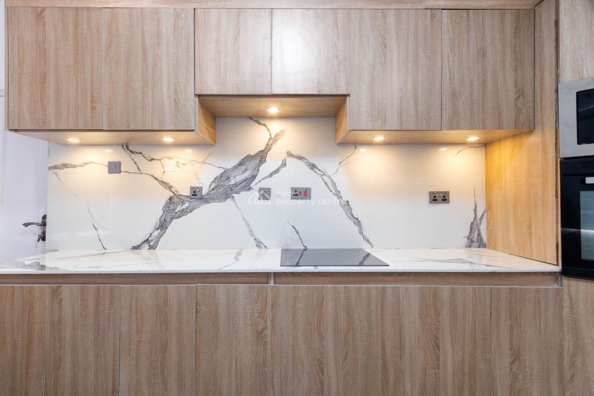 Top Luxury Waterfront 4 Bedroom with Pool, Gym and Games, Lekki Phase 1, Lekki, Lagos, Flat / Apartment Short Let