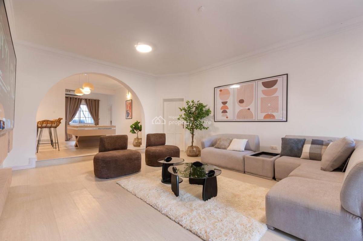 Aestethically Pleasing 3 Bedrooms Apartment with Pool, Gym and Snooker, Admiralty Way, Lekki Phase 1, Lekki, Lagos, Flat / Apartment Short Let