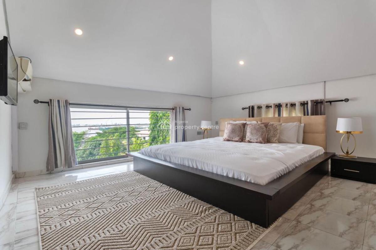 Luxury 3 Bedroom Waterfront Apartment with Pool, Gym and Snooker, Lekki Phase 1, Lekki, Lagos, Flat / Apartment Short Let