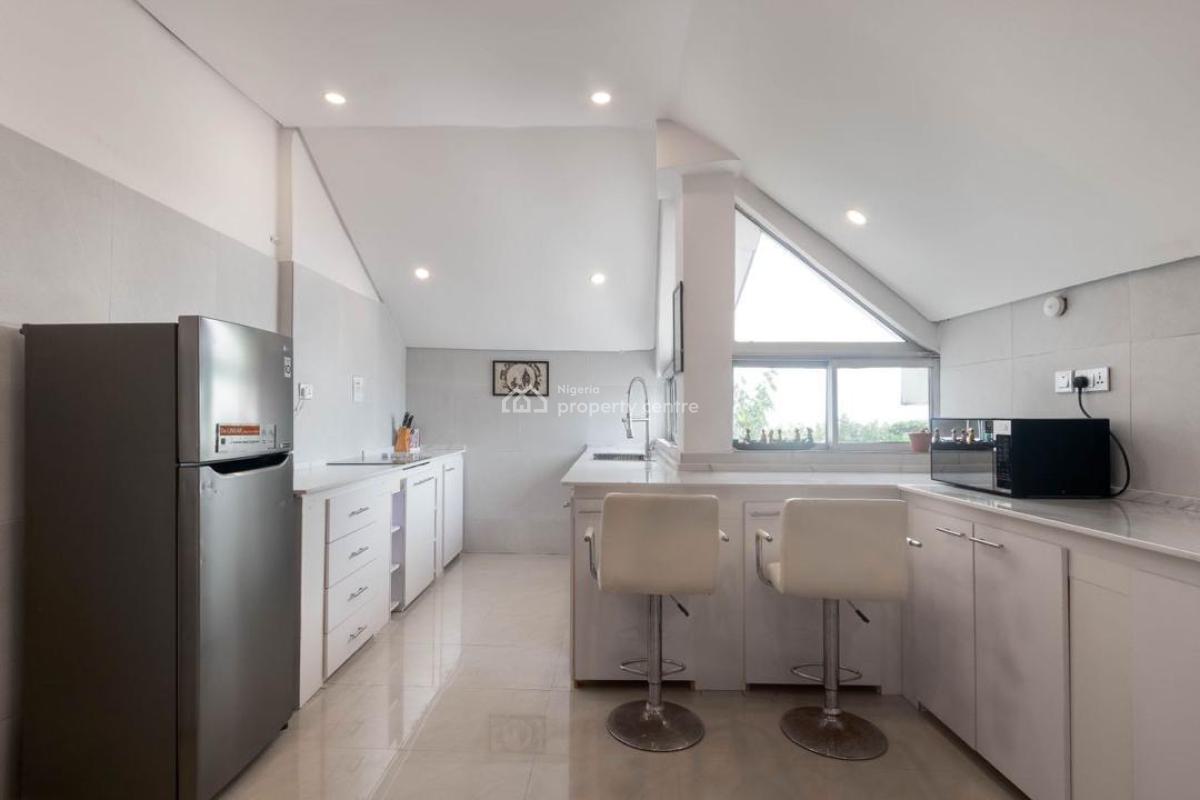 Luxury 3 Bedroom Waterfront Apartment with Pool, Gym and Snooker, Lekki Phase 1, Lekki, Lagos, Flat / Apartment Short Let