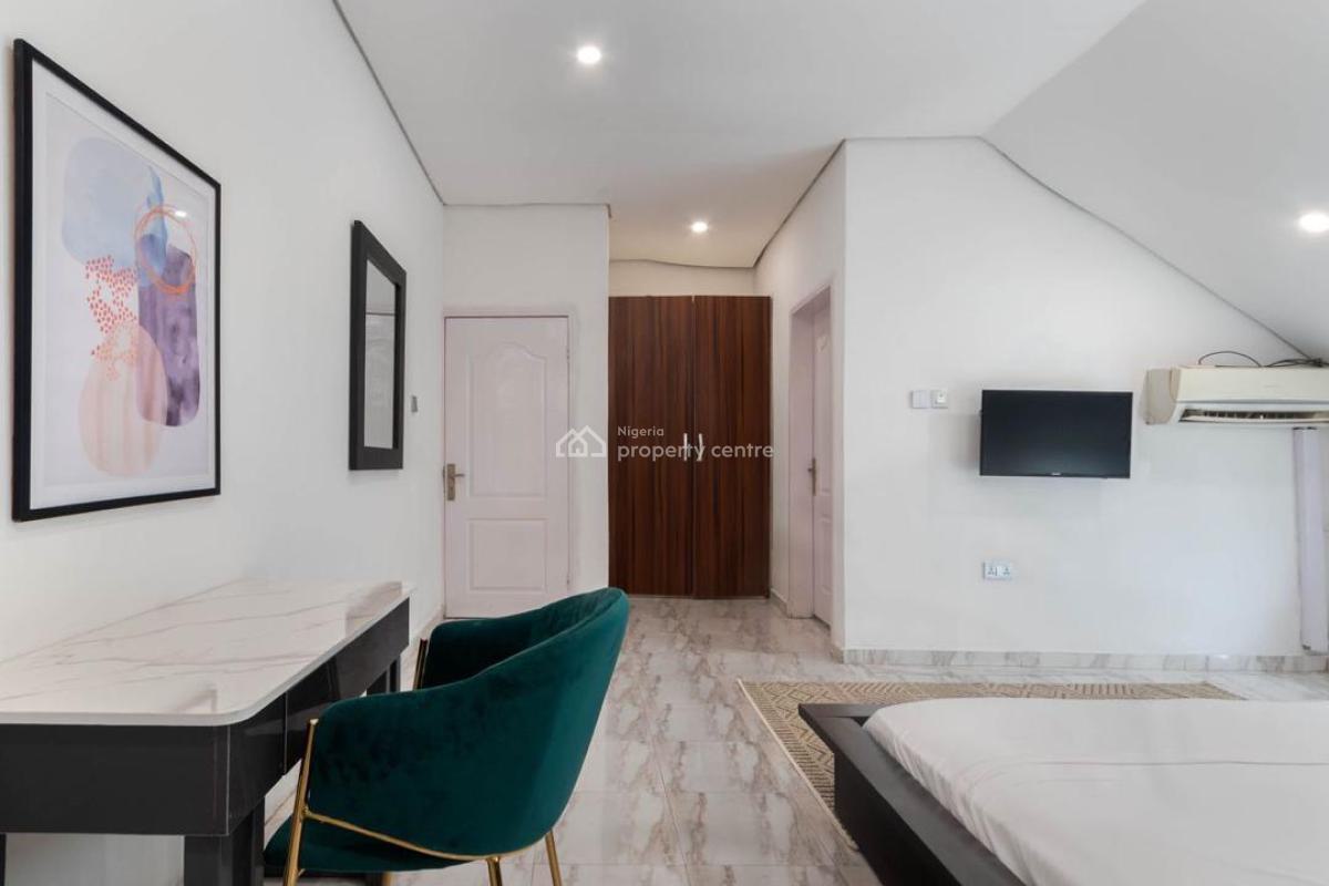 Luxury 3 Bedroom Waterfront Apartment with Pool, Gym and Snooker, Lekki Phase 1, Lekki, Lagos, Flat / Apartment Short Let