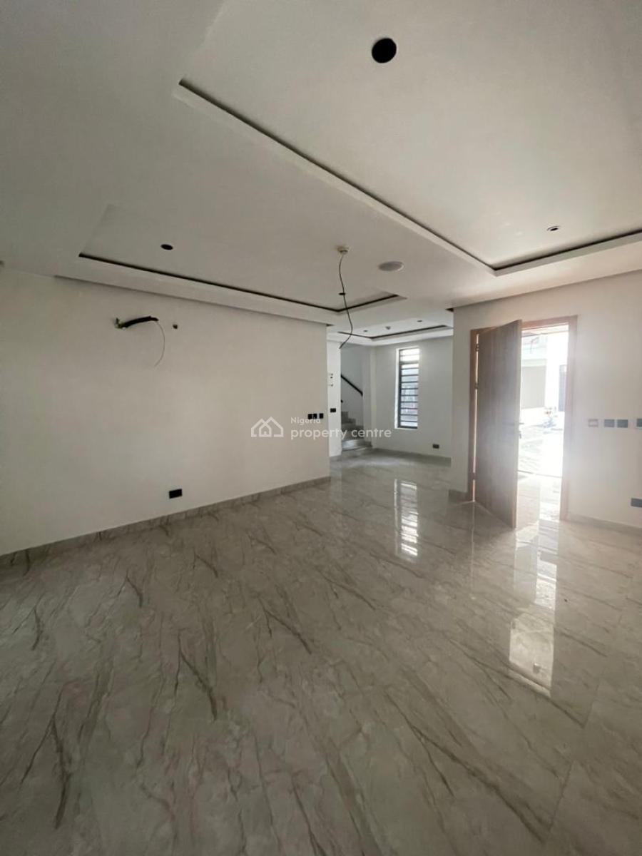 Spacious Massive Luxruy 4bedroom Duplex, Secure Minestate Lekki Right Lagos, Lekki Phase 1, Lekki, Lagos, Terraced Duplex for Sale