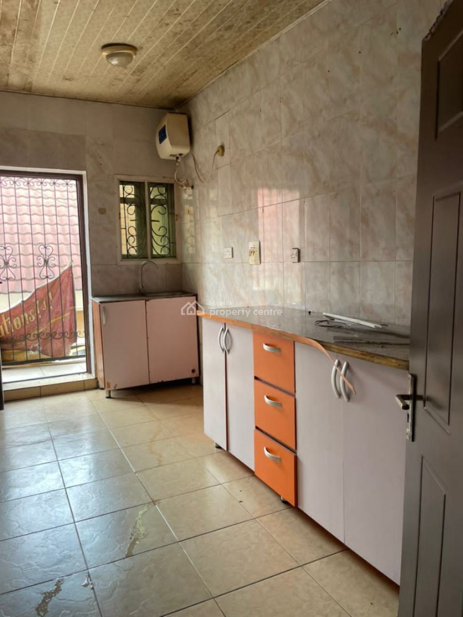 3bedroom Flat Available on Tarred Road, Ogudu Ori-oke, Ori-oke, Ogudu, Lagos, Flat / Apartment for Rent