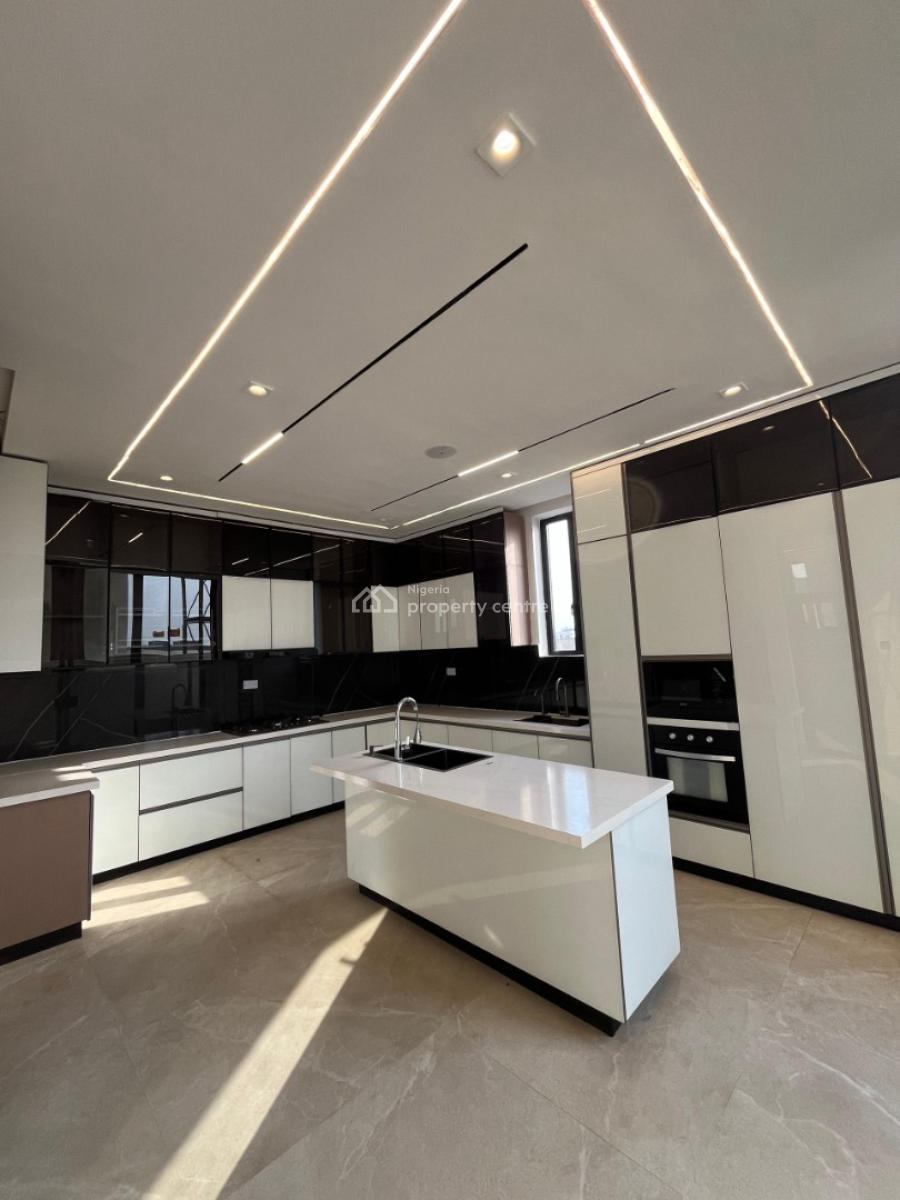 Spacious Massive Lurxuy 5 Bedroom Full Detached, Lekki Phase 1, Lekki, Lagos, Detached Duplex for Sale