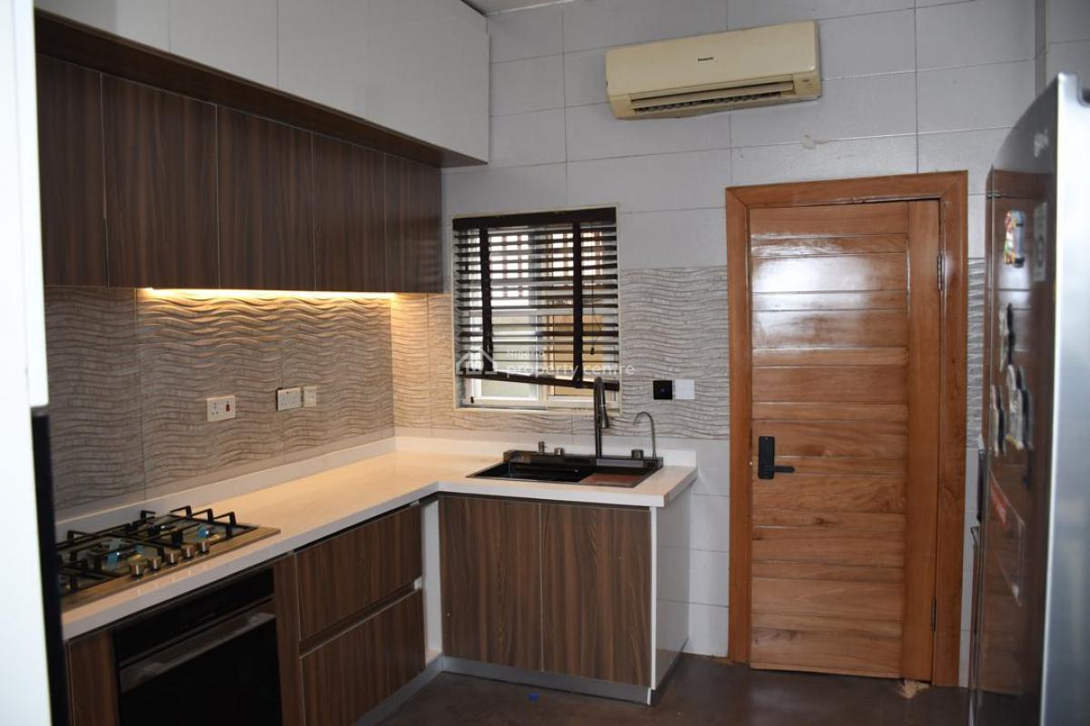 Luxury 4 Bedroom Town House, Beside Maryland Mall, Maryland, Lagos, Flat / Apartment for Sale