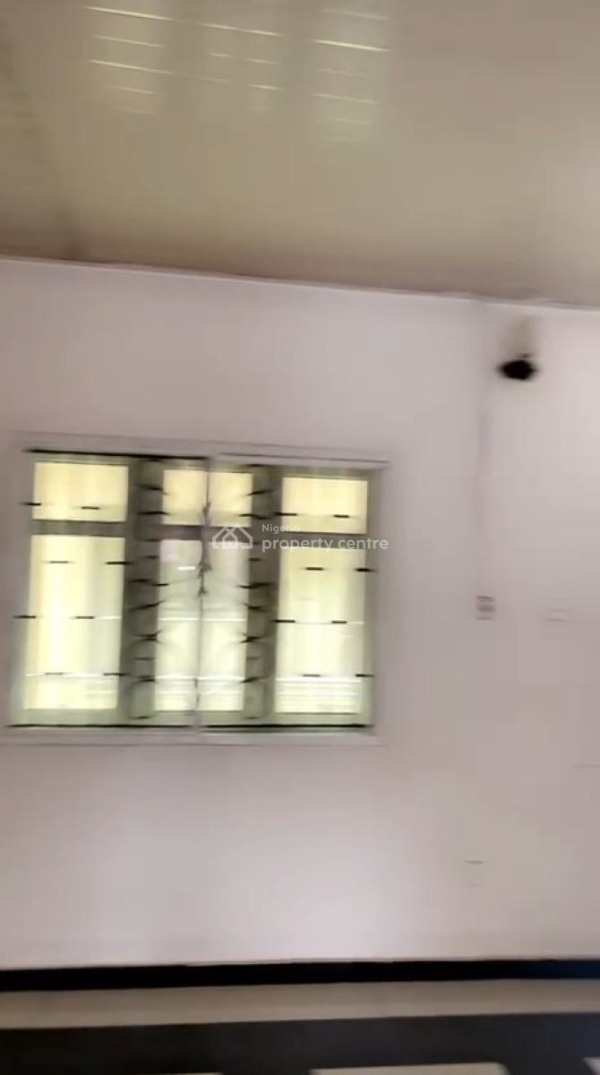 Relatively New Spacious 3bedroom Flat Available on Interlocking Road, Ogudu, Ori-oke, Ogudu, Lagos, Flat / Apartment for Rent