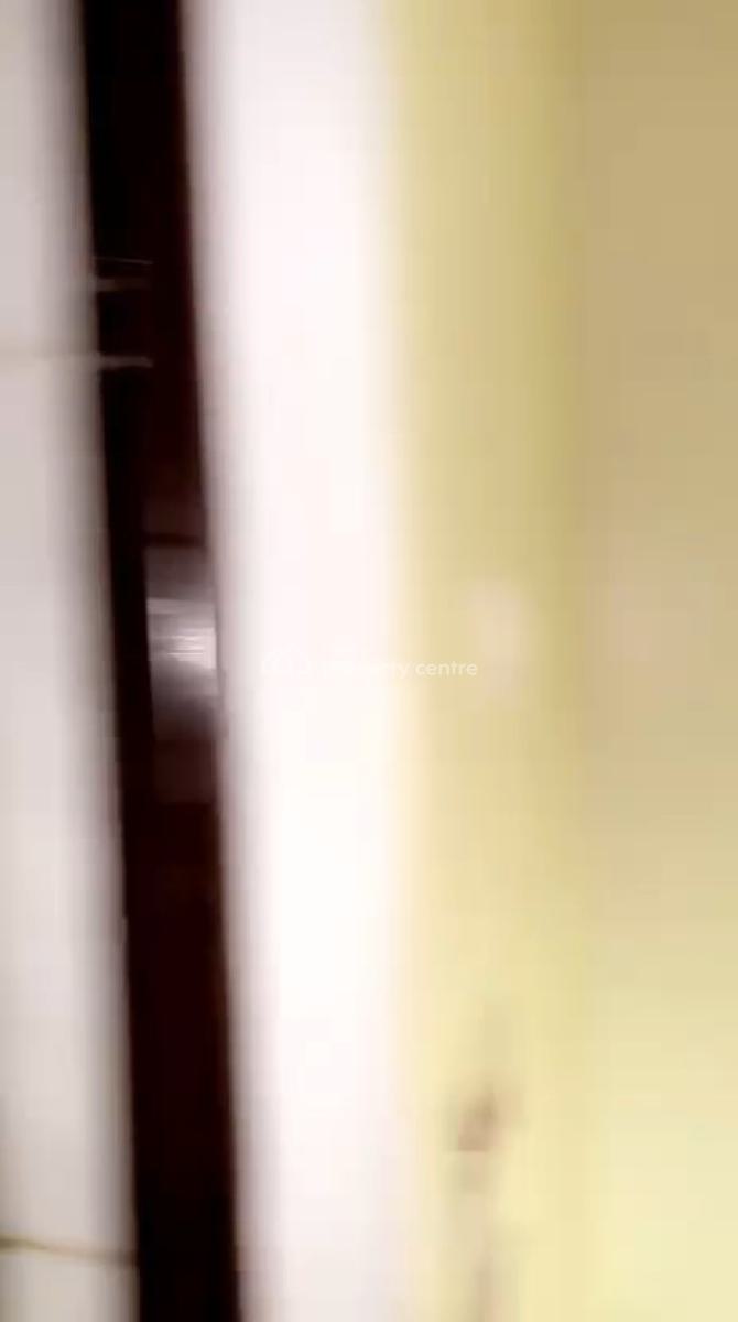 Relatively New Spacious 3bedroom Flat Available on Interlocking Road, Ogudu, Ori-oke, Ogudu, Lagos, Flat / Apartment for Rent